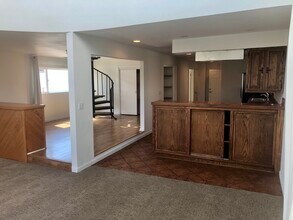 6657 Vista Del Mar, Unit B in Playa Del Rey, CA - Building Photo - Building Photo
