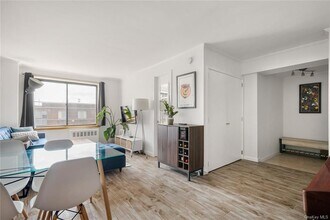 280 Rector Pl, Unit 9L in New York, NY - Foto de edificio - Building Photo