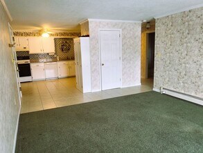 1 Bittersweet Rd in Nashua, NH - Foto de edificio - Building Photo