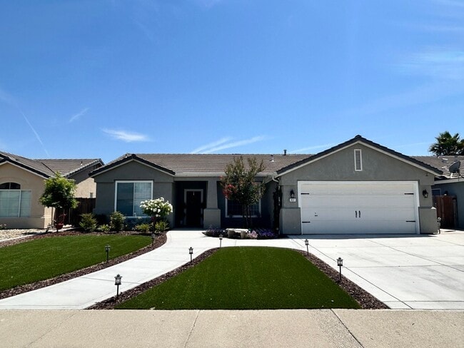 property at 937 W Orange St