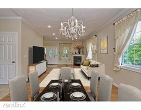 368 Boylston St-Unit -Unit B in Newton, MA - Building Photo - Building Photo