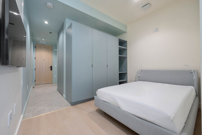 6401 Wilshire Blvd in Los Angeles, CA - Building Photo - Building Photo