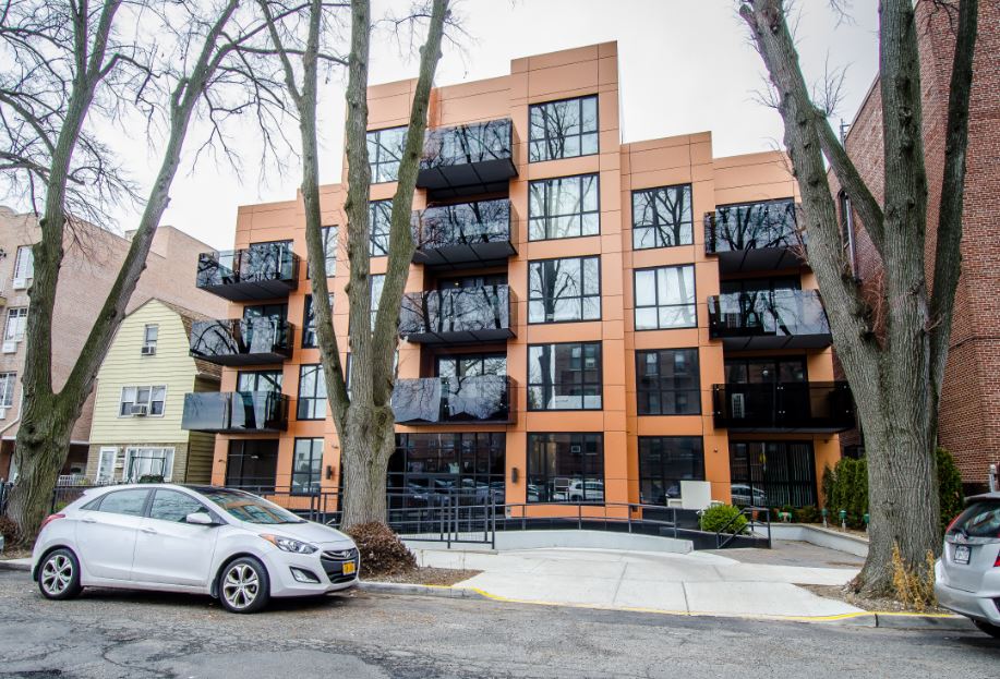 Copper Towers in Bayside, NY - Foto de edificio