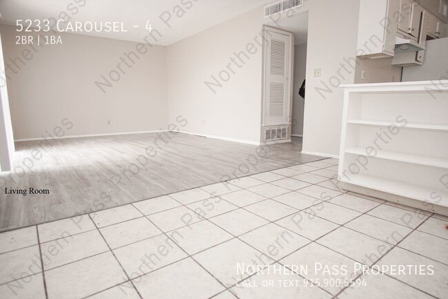 5233 Carousel Dr-Unit -4 in El Paso, TX - Building Photo - Building Photo