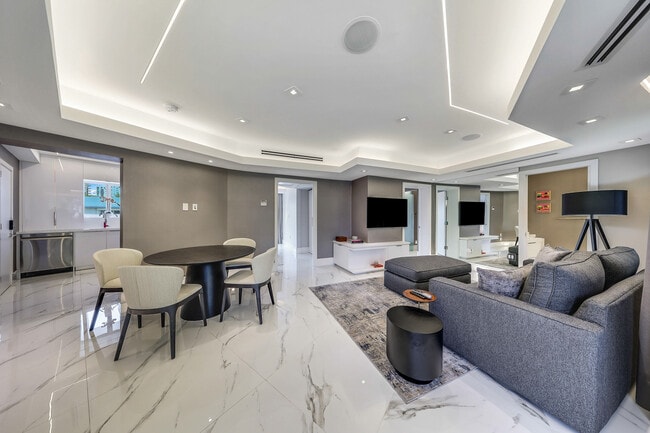 10190 Collins Ave in Bal Harbour, FL - Foto de edificio - Building Photo