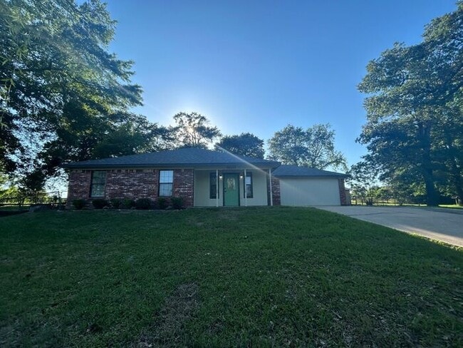 10052 W Lakeshore Dr in Tyler, TX - Building Photo - Building Photo