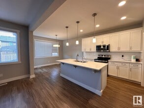 22437-2299A 99A Ave NW in Edmonton, AB - Building Photo - Building Photo