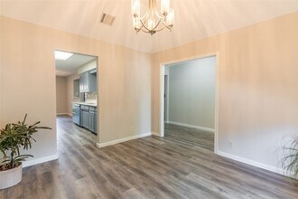 5201 Rustle Leaf Dr in Arlington, TX - Foto de edificio - Building Photo