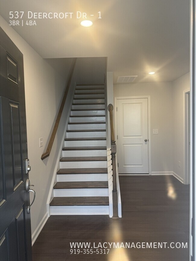 537 Deercroft Dr in Apex, NC - Building Photo - Building Photo