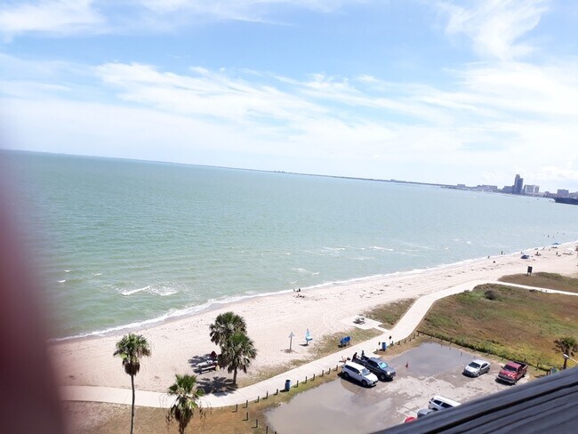 4242 Gulfbreeze Blvd, Unit 906 B in Corpus Christi, TX - Foto de edificio - Building Photo