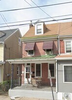 605 Pond St in Bristol, PA - Building Photo