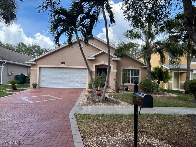 15028 Savannah Dr in Naples, FL - Building Photo - Building Photo