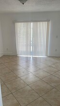 18880 NW 57th Ave in Hialeah, FL - Building Photo - Building Photo
