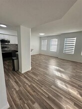6492 W Sample Rd in Coral Springs, FL - Foto de edificio - Building Photo