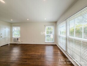 2006 N Vermont Ave in Los Angeles, CA - Building Photo - Building Photo