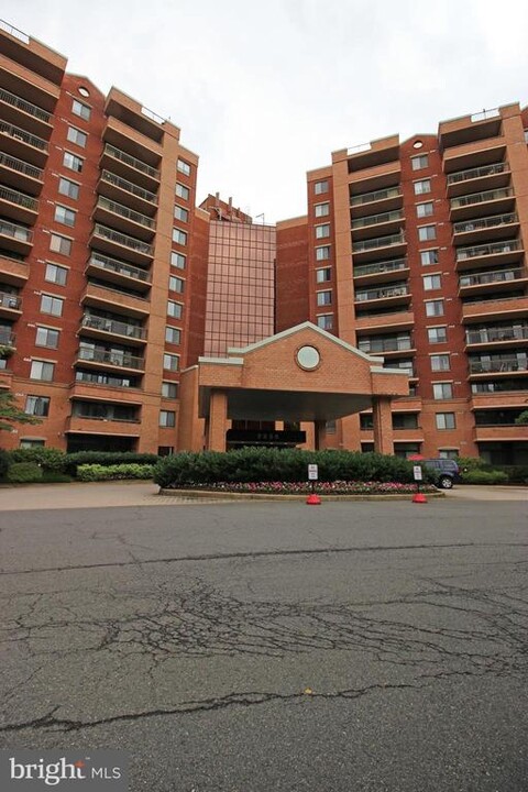 2230 George C Marshall Dr in Falls Church, VA - Building Photo