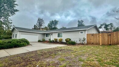 16142 Dartolo Rd in Ramona, CA - Building Photo - Building Photo
