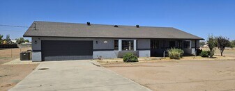 14584 MUSCATEL St in Hesperia, CA - Building Photo