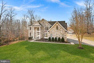 8138 Rondelay Ln in Fairfax Station, VA - Building Photo - Building Photo