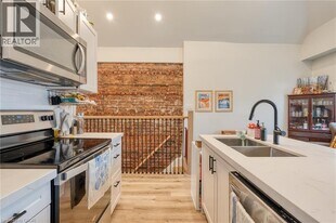 64 Oxford St in Hamilton, ON - Building Photo