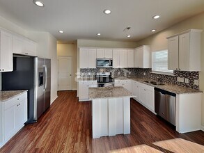 6178 Canyon Trail in Denver, NC - Foto de edificio - Building Photo