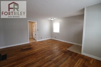 530 W Elm St in Junction City, KS - Building Photo - Building Photo