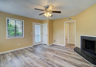 4157 Spirea Dr in Wilmington, NC - Building Photo - Building Photo