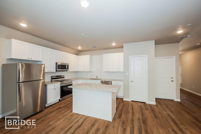 property at 1013 W Golden Ln