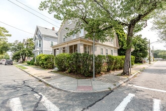 173 Oakland Ave in Providence, RI - Foto de edificio - Building Photo