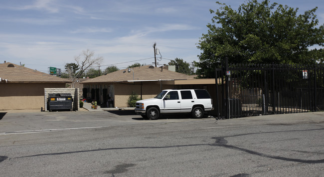 15699-15709 Sueno Ln in Victorville, CA - Building Photo - Building Photo