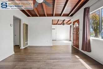324 Empire Dr in Ukiah, CA - Building Photo - Building Photo