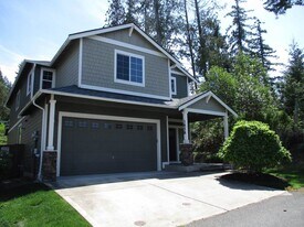 3858 Maritime Ct in Bremerton, WA - Building Photo