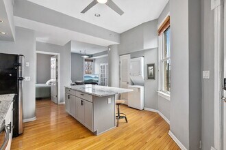 2200 N Clybourn Ave in Chicago, IL - Building Photo - Building Photo