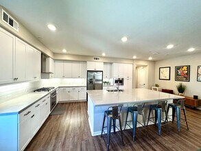 126 Tribeca in Irvine, CA - Building Photo - Building Photo