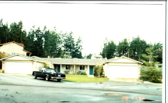 6710-6712 47th St. Ct W in University Place, WA - Building Photo