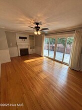 1075 Inverness Rd in Southern Pines, NC - Foto de edificio - Building Photo