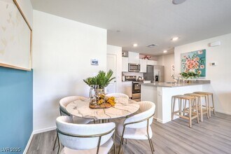 4939 Chapin Mesa Ave in Enterprise, NV - Building Photo - Building Photo