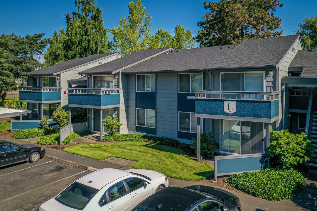 The Lakes at Fife in Fife, WA - Building Photo
