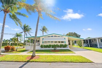 202 NW 52nd St in Pompano Beach, FL - Foto de edificio - Building Photo