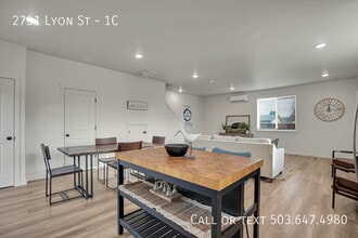 2731 SE Lyon St in Albany, OR - Building Photo - Building Photo