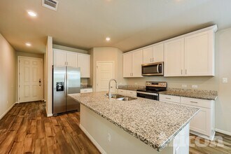 13666 Paxton Blvd in Saint Hedwig, TX - Building Photo - Building Photo