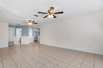 1517 Porpoise St in Ocean Springs, MS - Building Photo - Building Photo