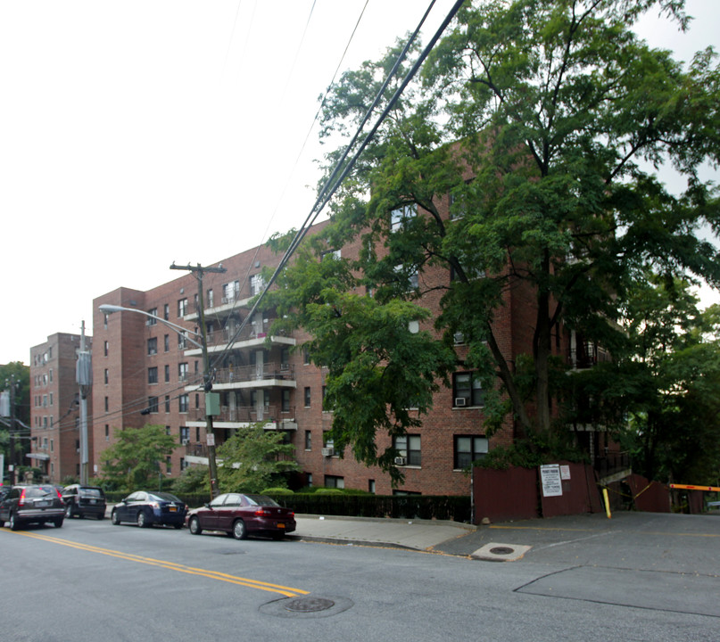 265 N Broadway in Yonkers, NY - Foto de edificio