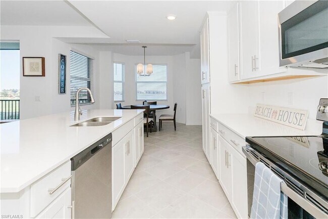 5715 Double Eagle Cir, Unit B-09 in Ave Maria, FL - Foto de edificio - Building Photo