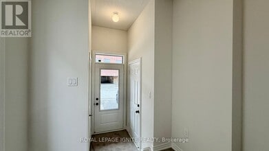 1234 Elizabeth MacKenzie Dr in Pickering, ON - Building Photo - Building Photo