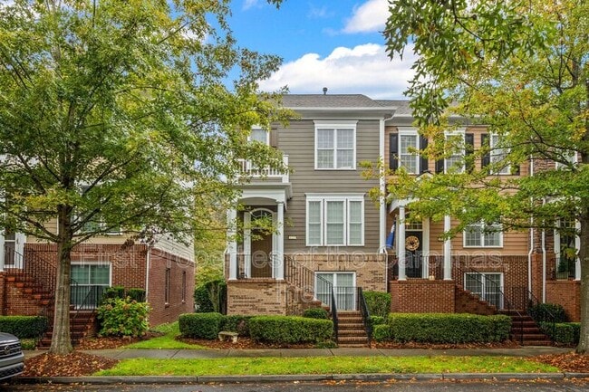 property at 1120 Drayton Ct