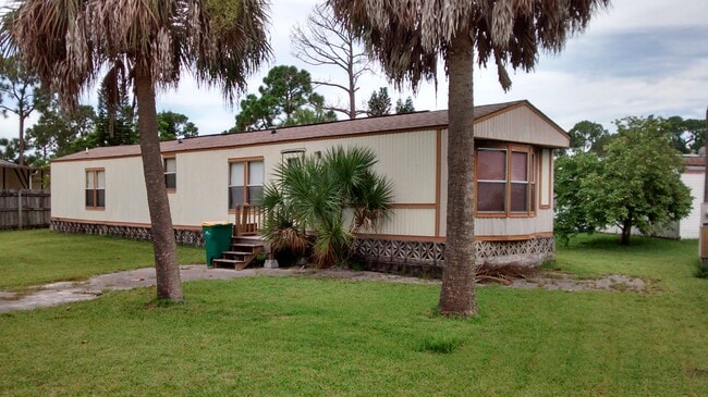 11221 Olive Cir in Punta Gorda, FL - Building Photo - Building Photo