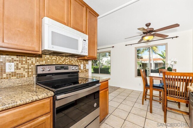 1240 N Broadway in Escondido, CA - Building Photo - Building Photo