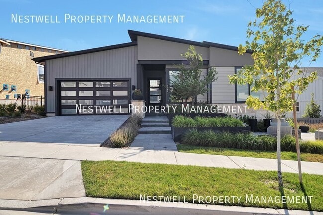 property at 1889 Oakridge Dr