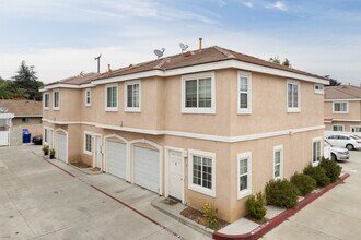 Palm Villa Park 20-East in Rialto, CA - Building Photo - Building Photo